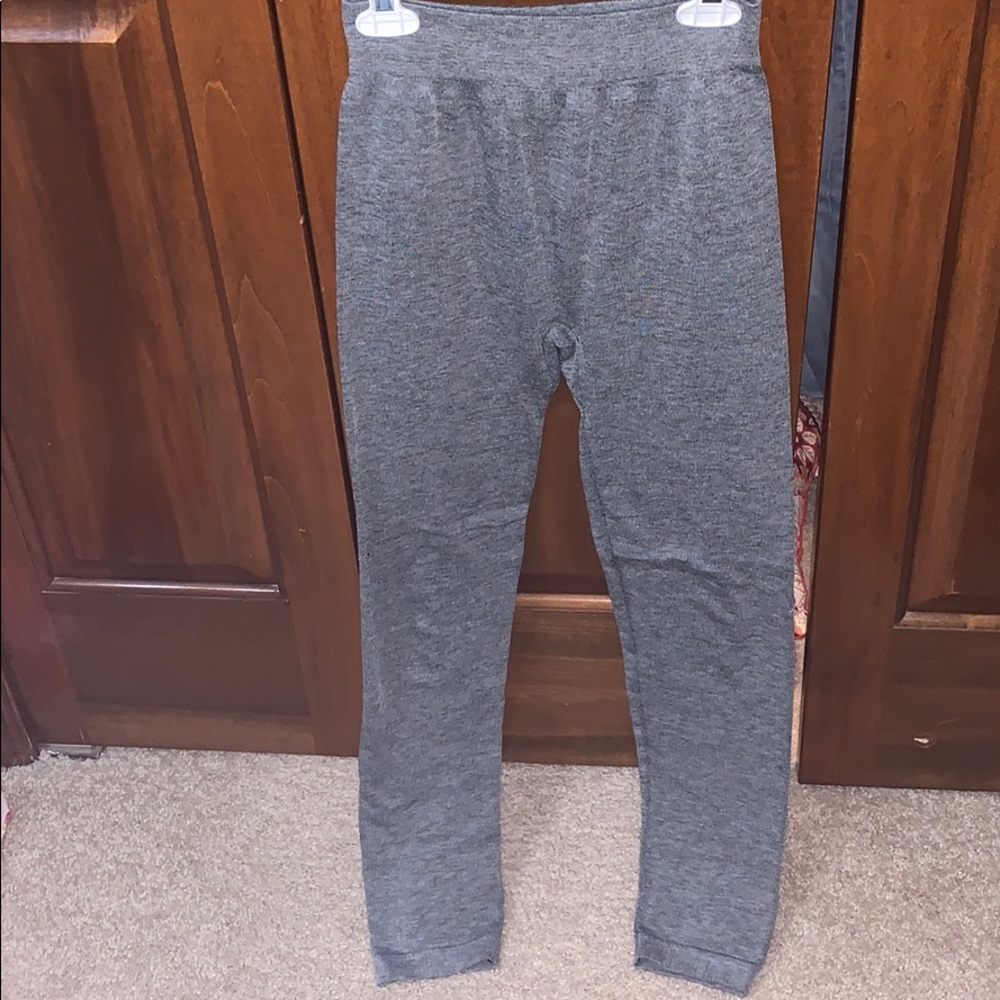 Stretchy thick gray leggings